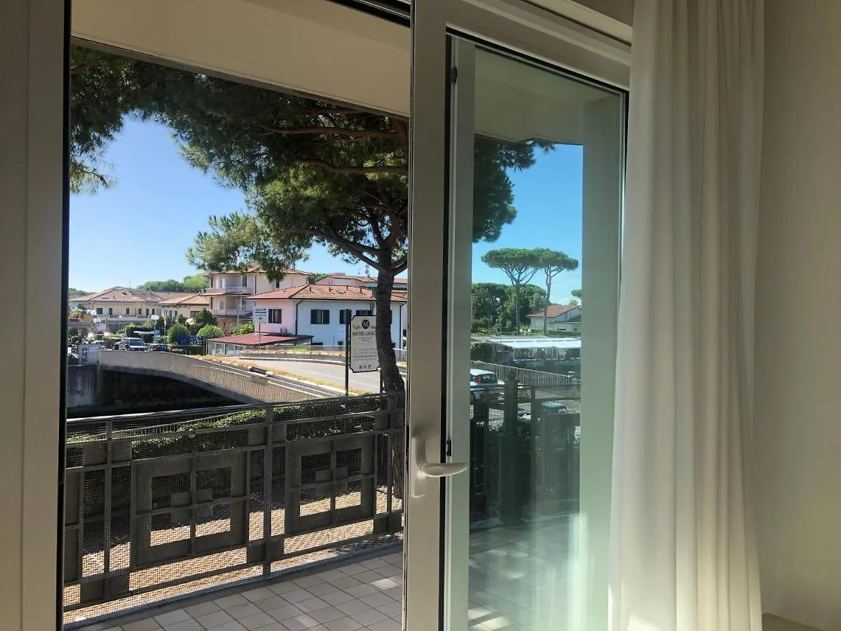 Michelangelo rta Aparthotel Cinquale Italië